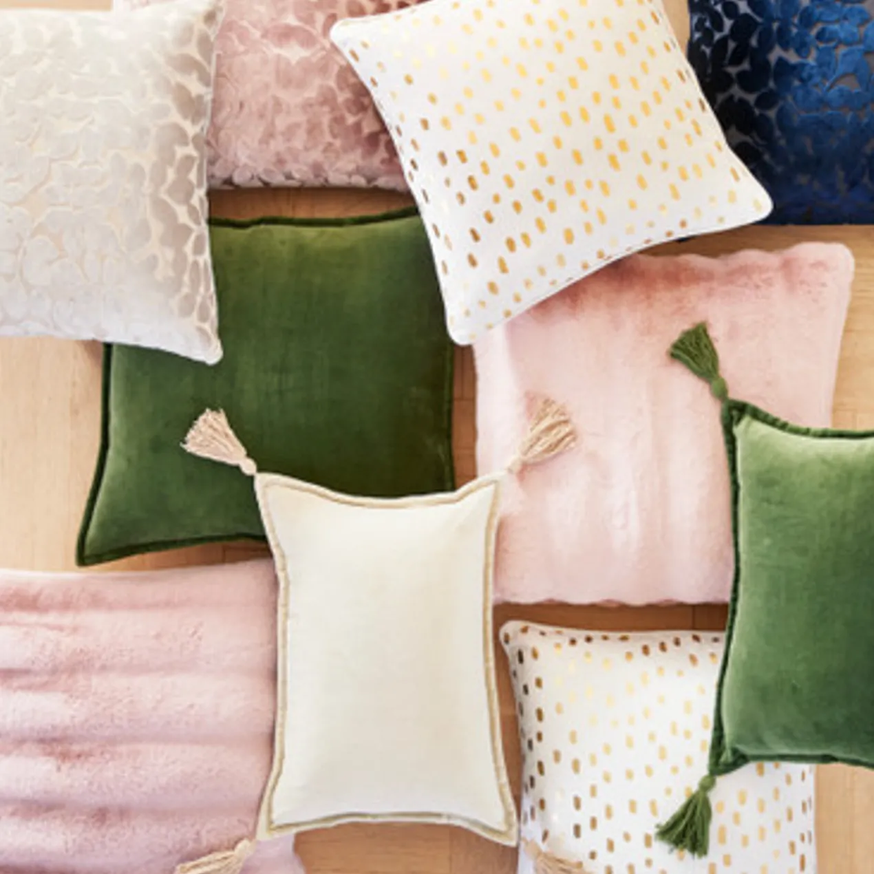 Addison Pillow 18" - Ivory/Gold