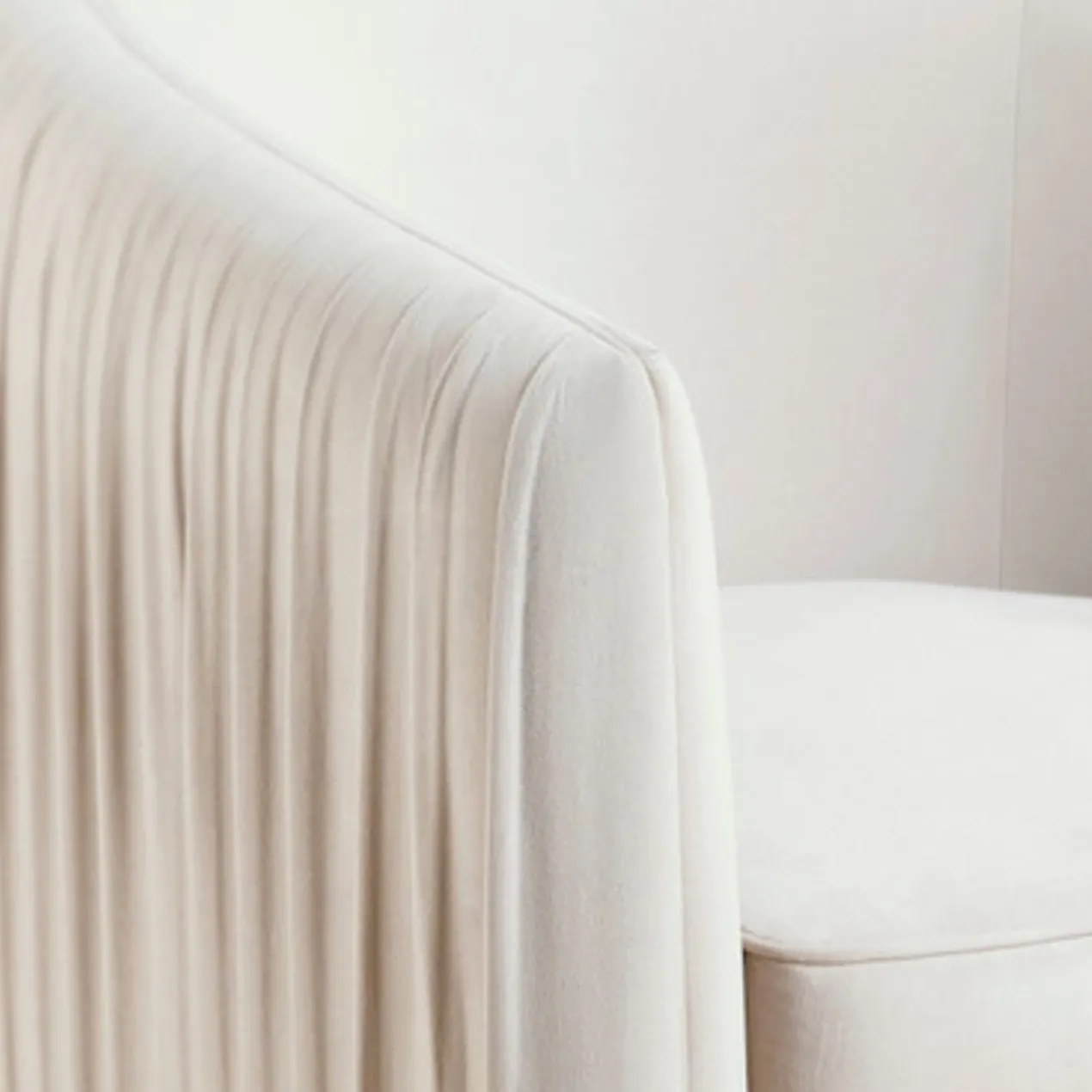 Aria Pleated Swivel Chair