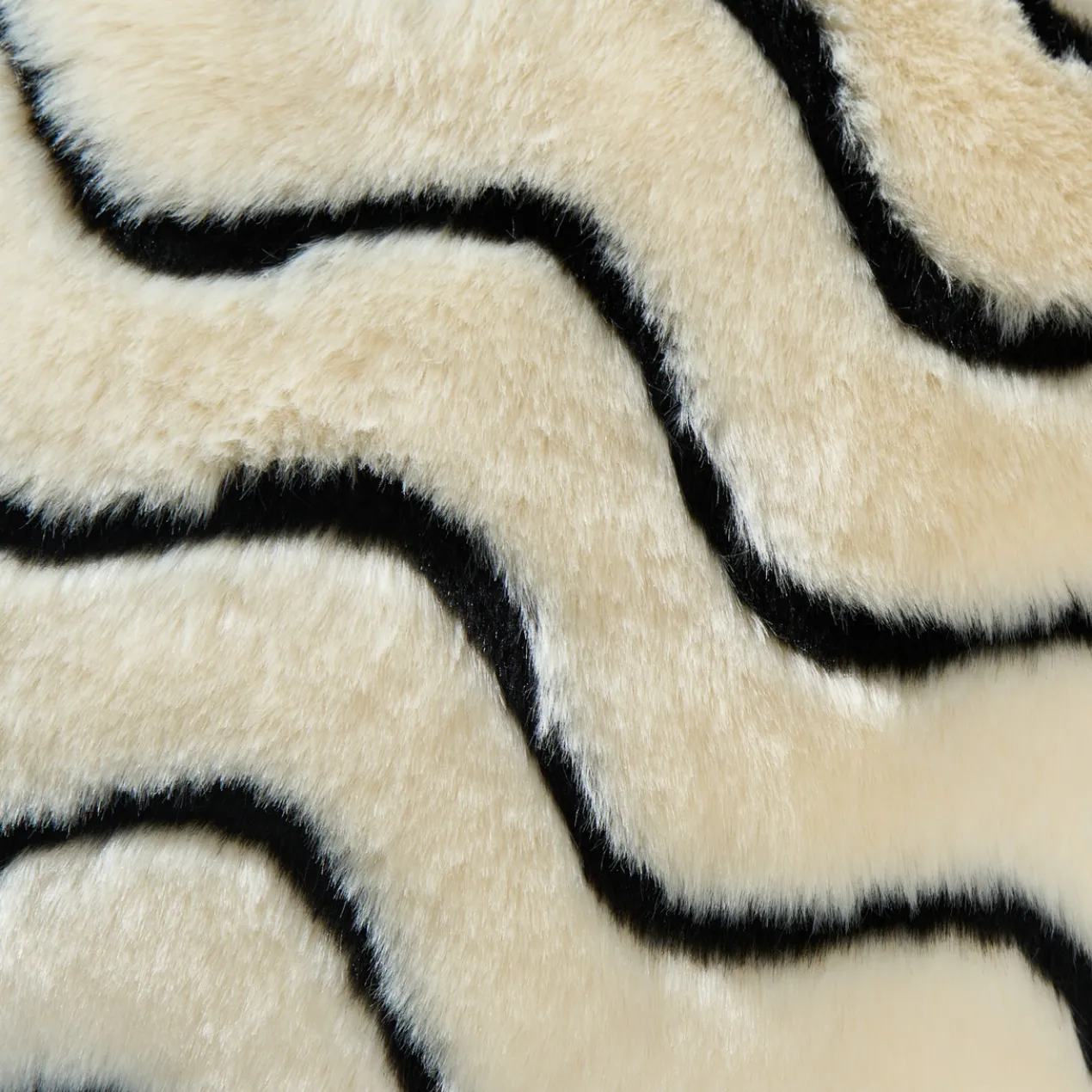 Dosia Wave Pillow 18"