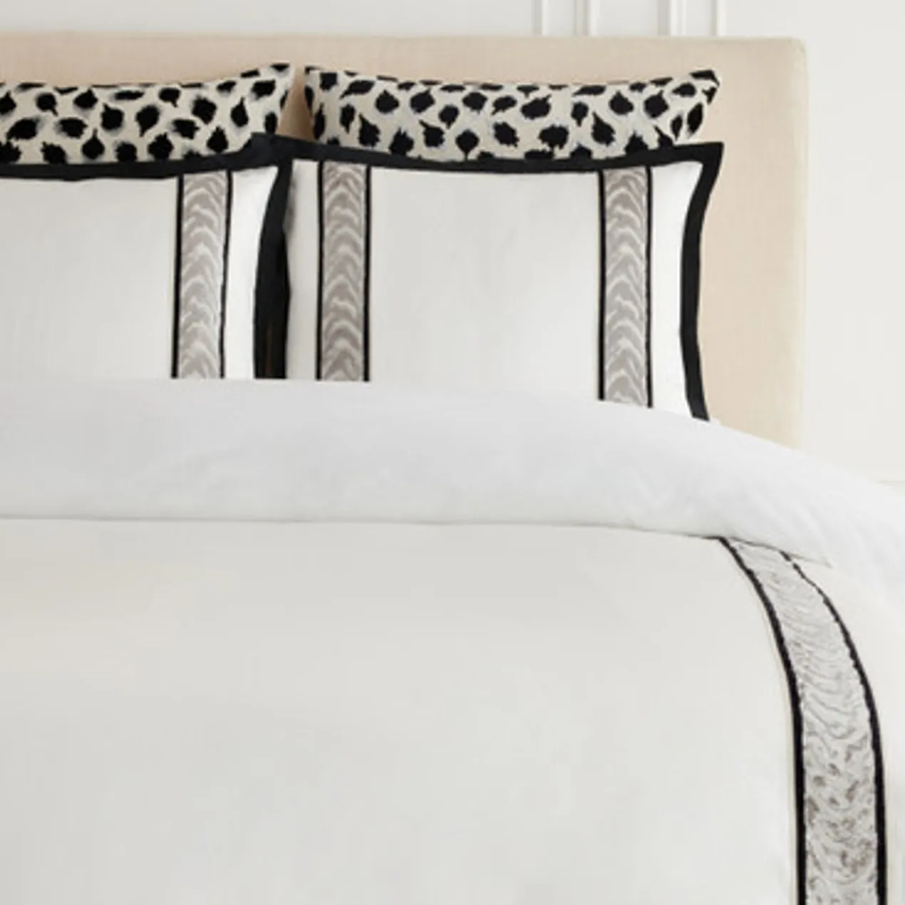 Gianna Frame Bedding - Grey/Black