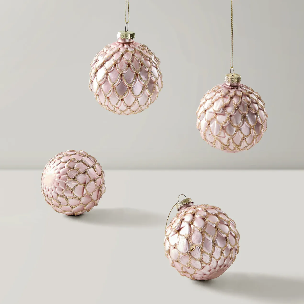 Glittered Scallop Ornament - Set of 4
