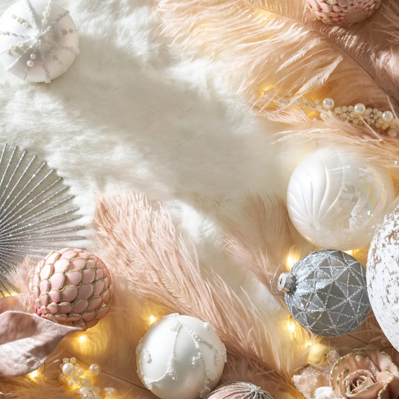 Glittered Scallop Ornament - Set of 4