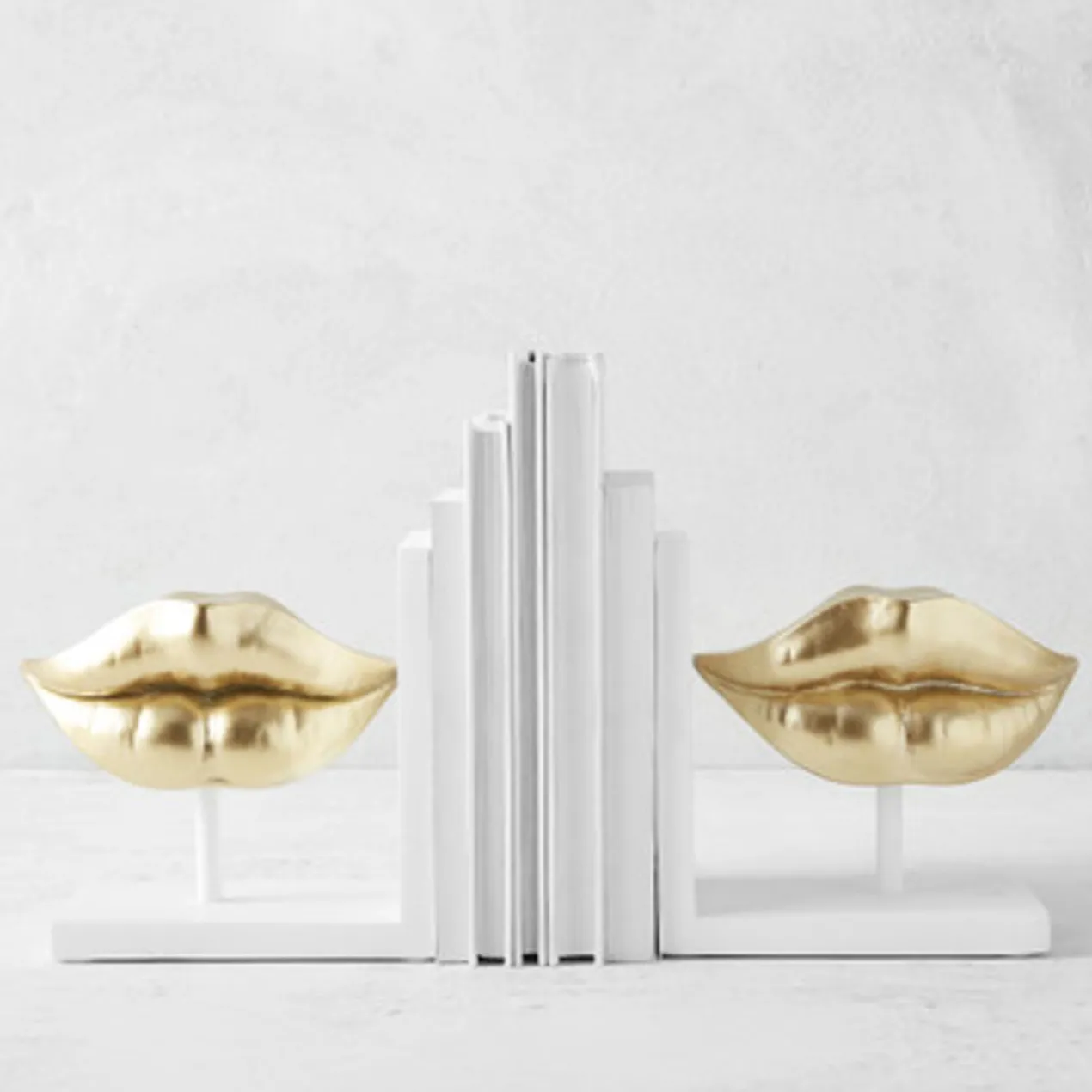 Kiss Bookends