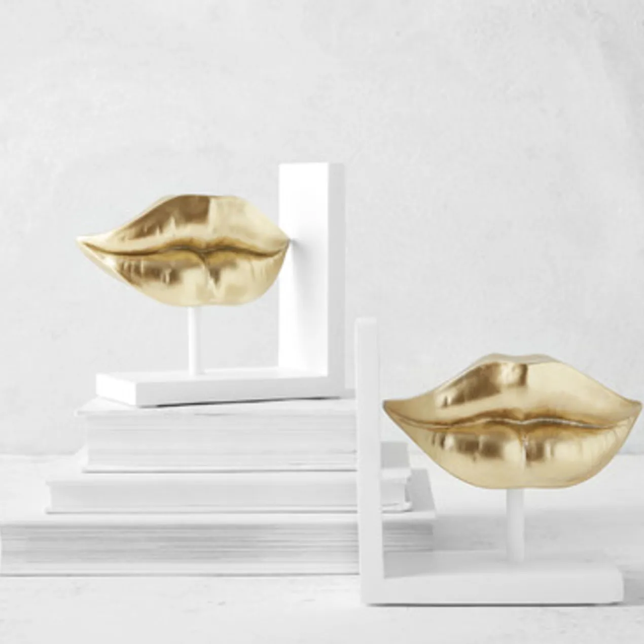 Kiss Bookends