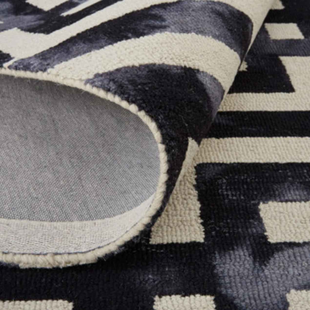 Lauren Rug - Black/Ivory