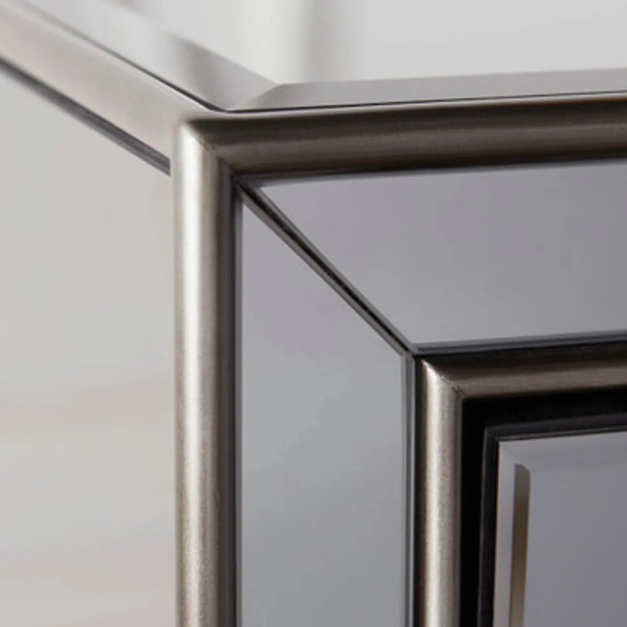 Maddox 5 Drawer Chest