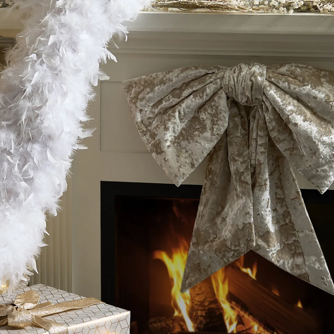 Oversized Crushed Vevlet Bow 28"- Cream