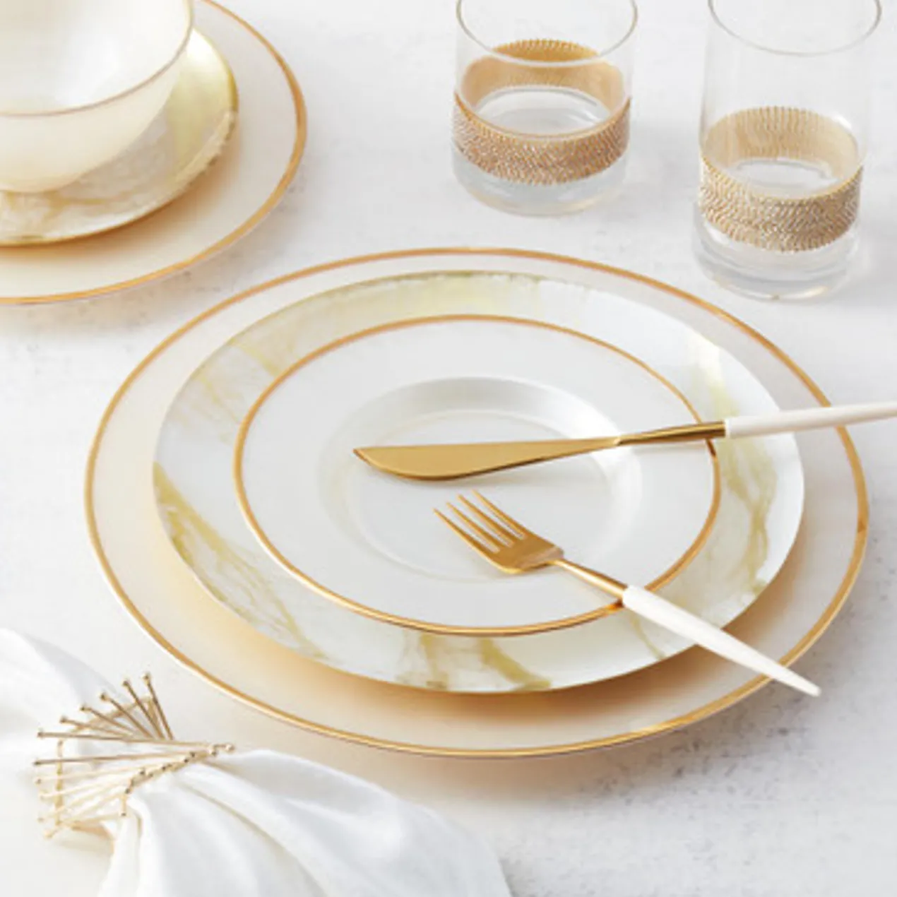 Paramount Dinnerware Sets