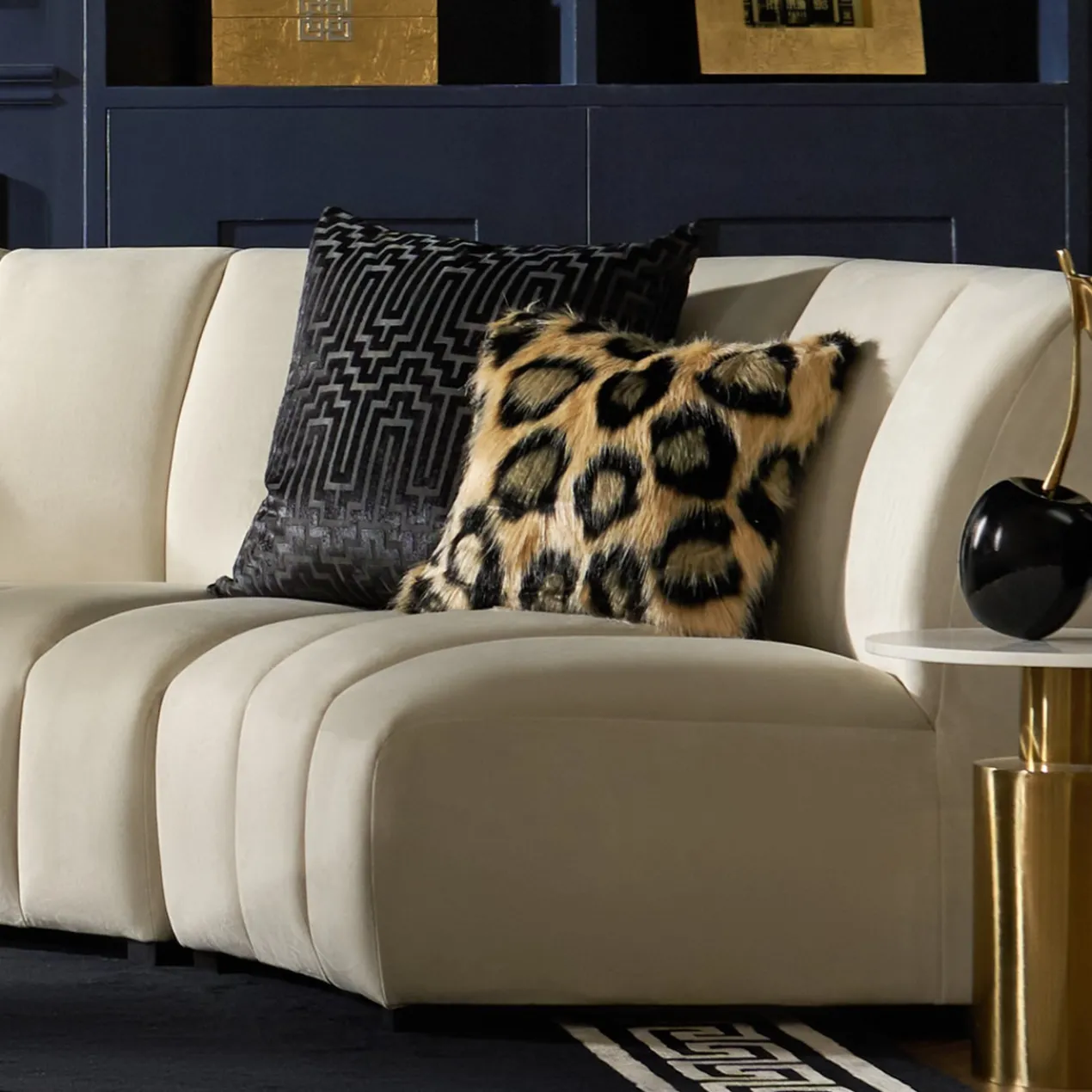 Porter Pillow 24" - Black