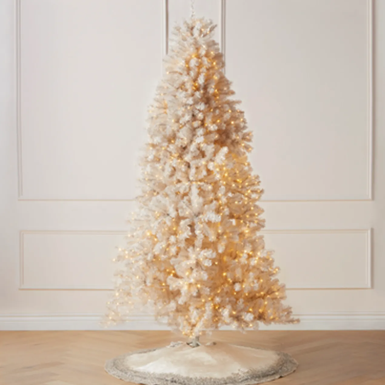 Pre-Lit Spruce Tree 7'5"