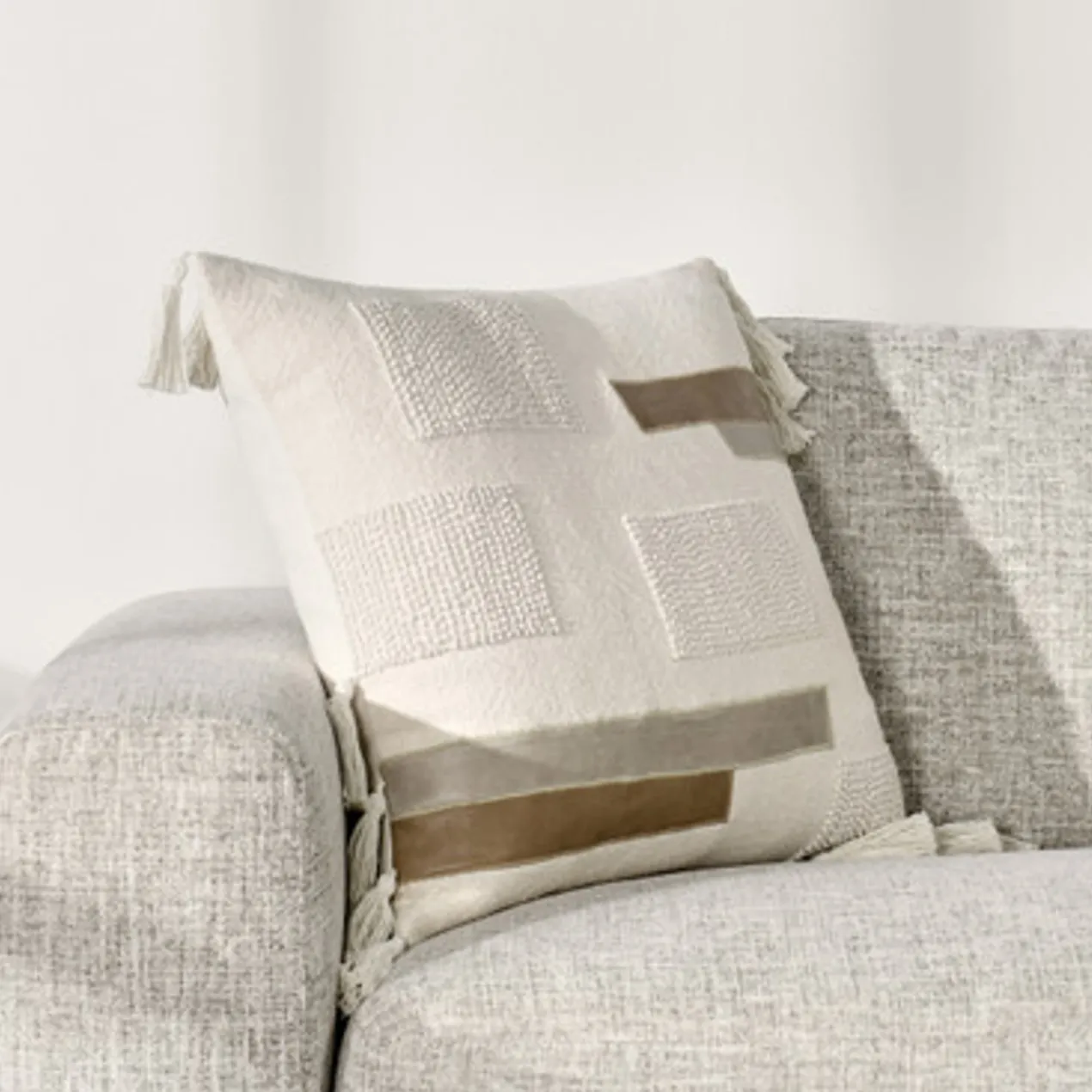 Zayn Pillow 22" - Ivory